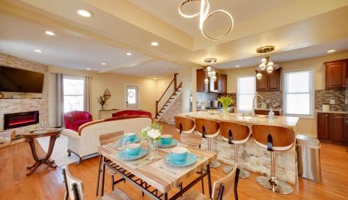 Walk to Kinnickinnic Ave! Newly Updated Abode