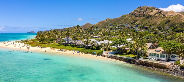 Walker Beach House - Lanikai Ocean Front Lic.#1990/NUC-1757
