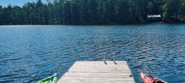 Waterfront, Hotub, Back up generator, firepit, ice fishing, Christmas tree up