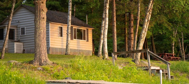 Webb Lake, Hackensack, Northern MN - 3 Bedroom, Sleeps 6 - Cabin #1 Blue Water in Hackensack