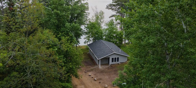 Webb Lake, Hackensack, Northern MN - 3 Bedroom, Sleeps 6 - Cabin #6 Blue Water in Hackensack