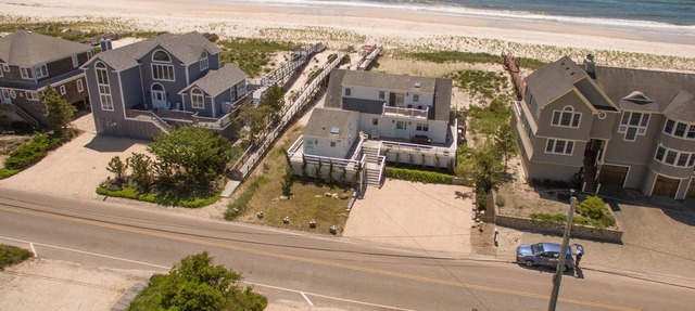 Westhampton Beach Oceanfront, 4 Bedrooms, Pool. Super Clean. Relax and Chill. in Westhampton Beach