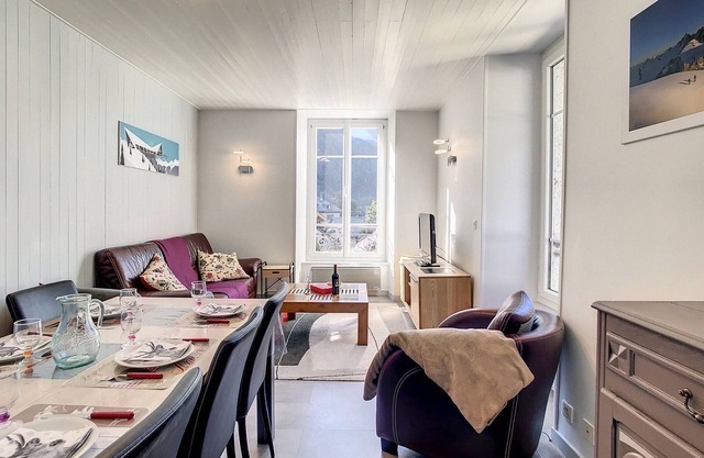 Spacious apartment in Chamonix, 8 pers, elevator